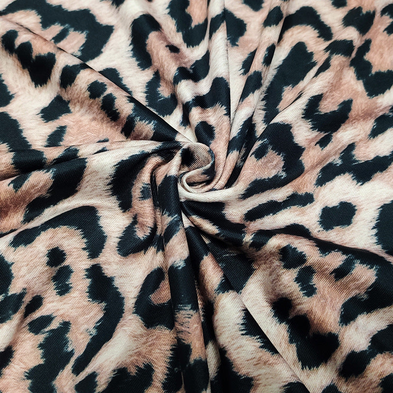 Kjole med leopardmønster